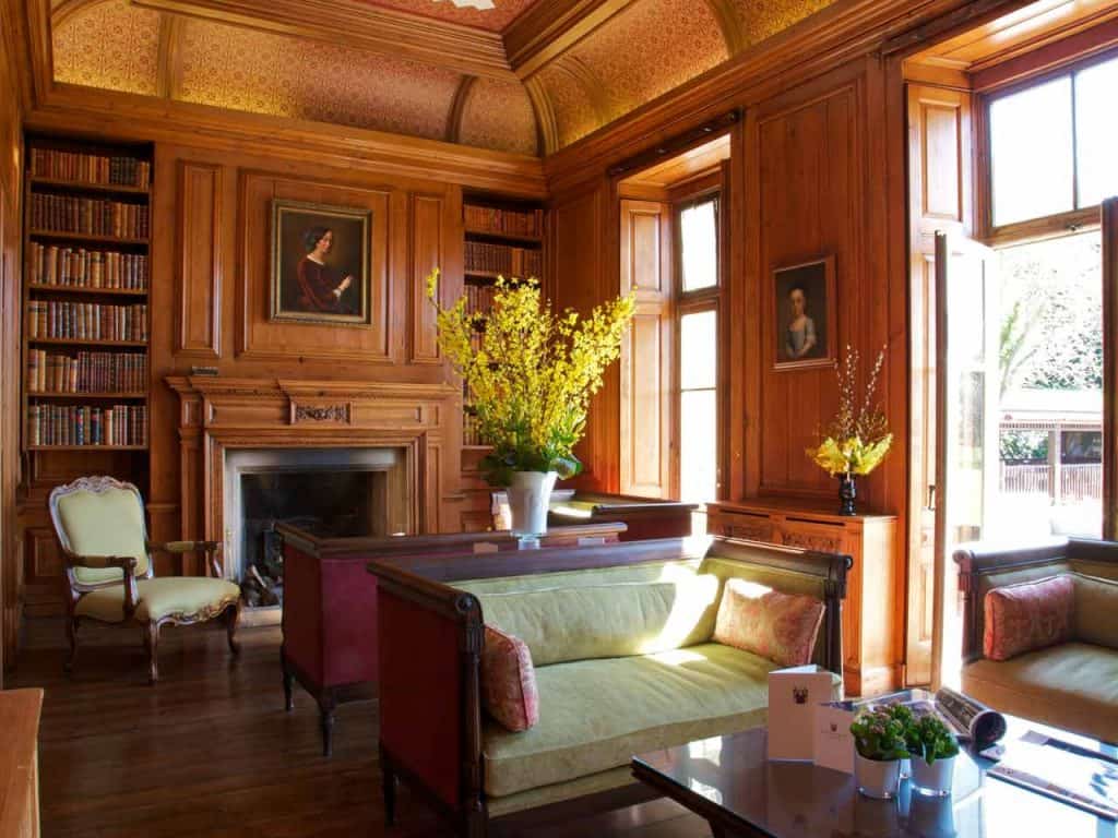 wyck-hill-house-hotel-library