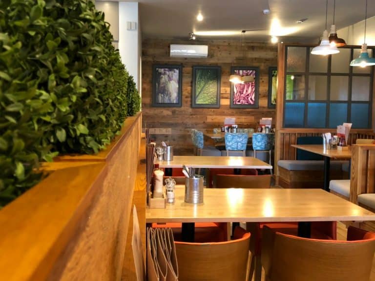 Cookhouse and Pub Oldbury family dining