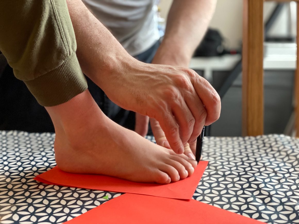 Parcel tape walking feet 
