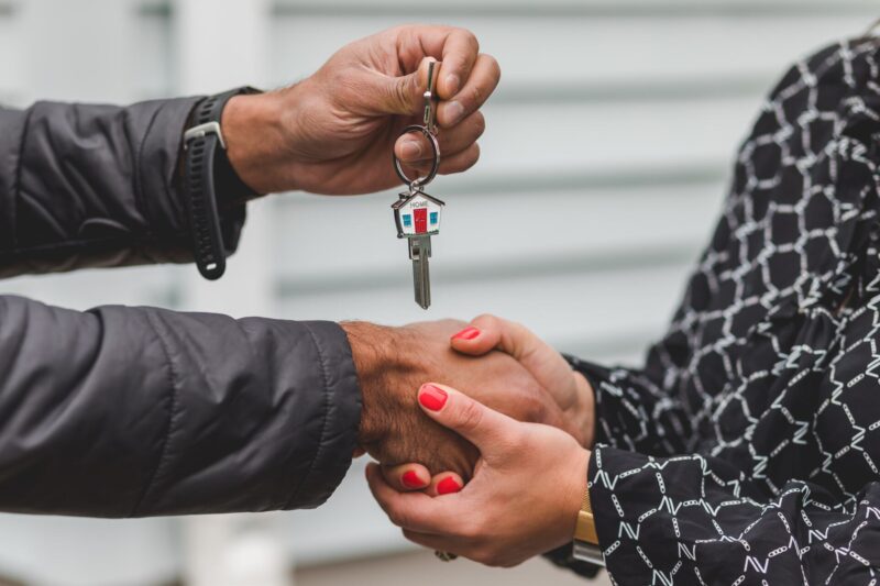 What are the benefits of using a Mortgage Advisor?