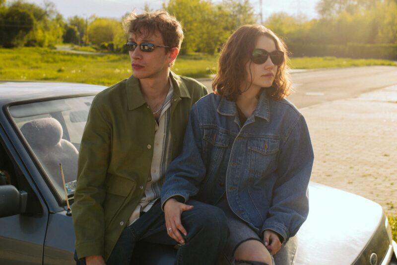 6 Ways Sunglasses Make Us Look Cool