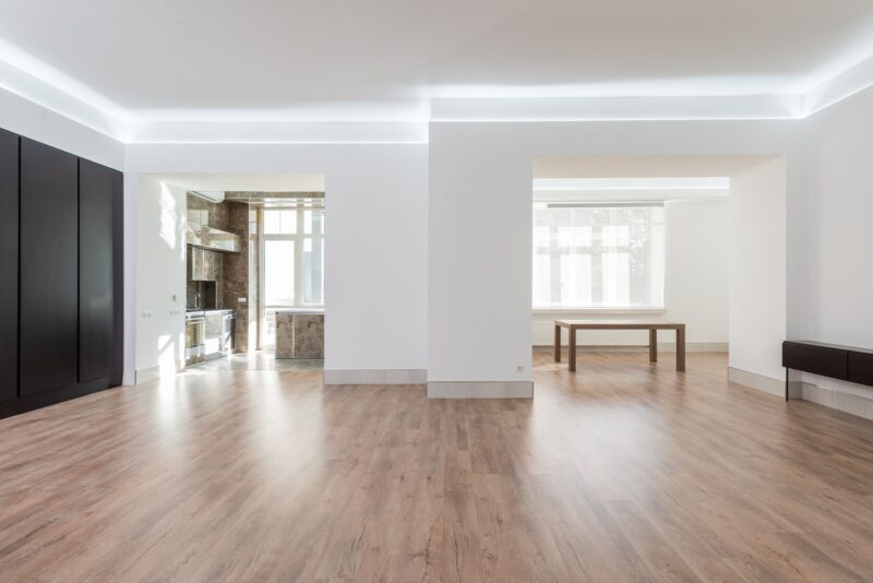 What Are the Best Ways to Protect Vinyl Flooring From Scratches and Damage?